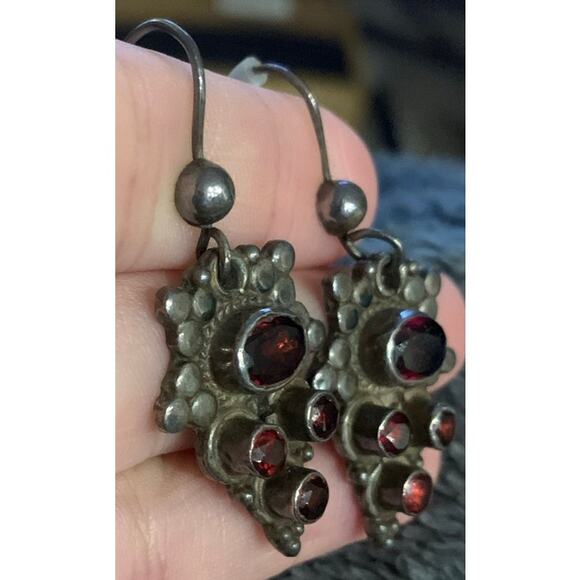 Vintage Art Deco Sterling Silver & Red Garnet Cluster Drop Earrings - Picture 2 of 8